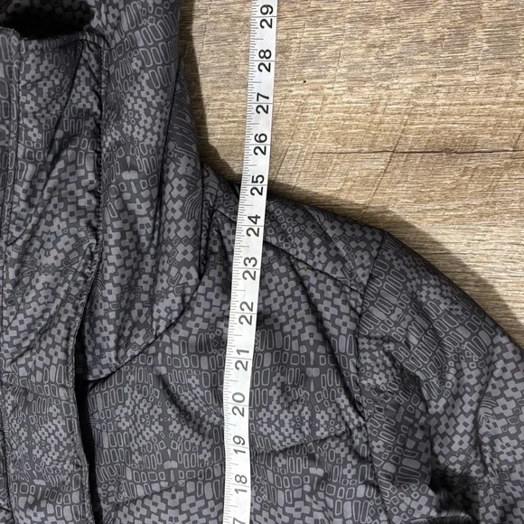 Patagonia Puffer Jacket Women's M Full Zip Gray Insulated AOP Geometric - Picture 5 of 9